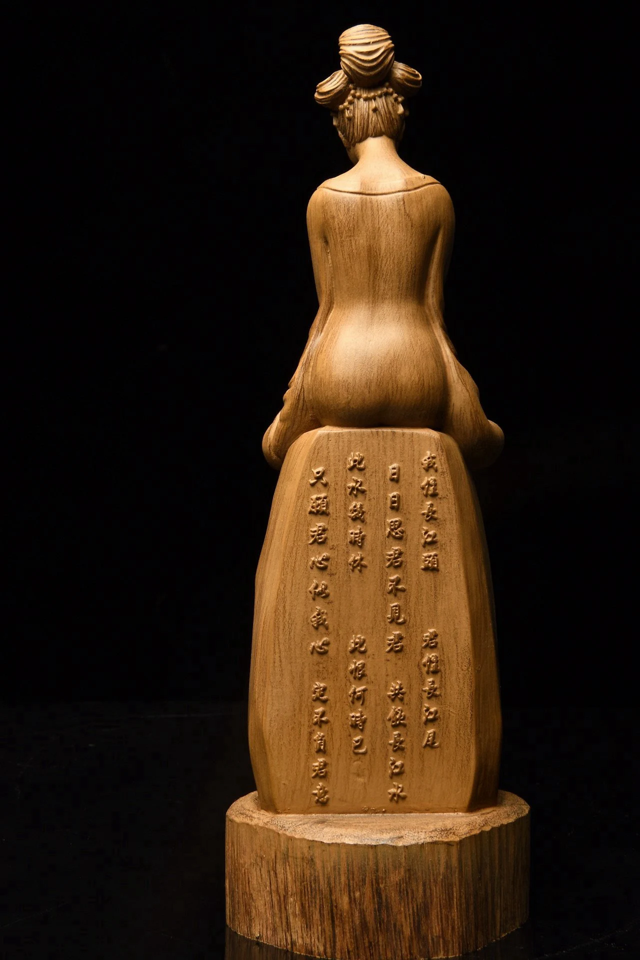 Рисунок 5 - Натуральные украшения из корня агилового дерева