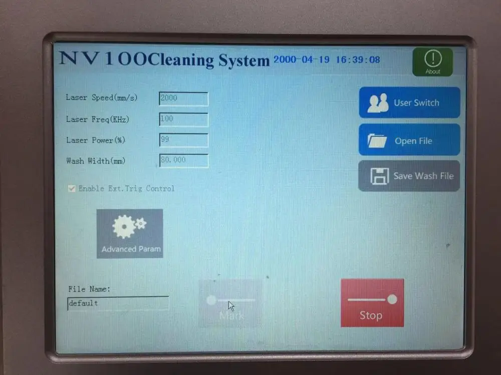 Аппарат для волоконной лазерной очистки краски/масла/удаления ржавчины по самой