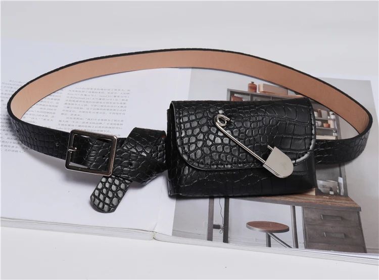 Новый 2019 на осень зиму туфли из змеиной кожи с черным пояском небольших кармана