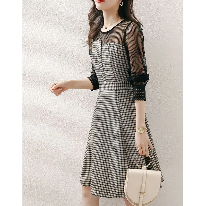

French Hepburn dress women's 2021 spring new style waist down show thin temperament light mature style A-line skirt