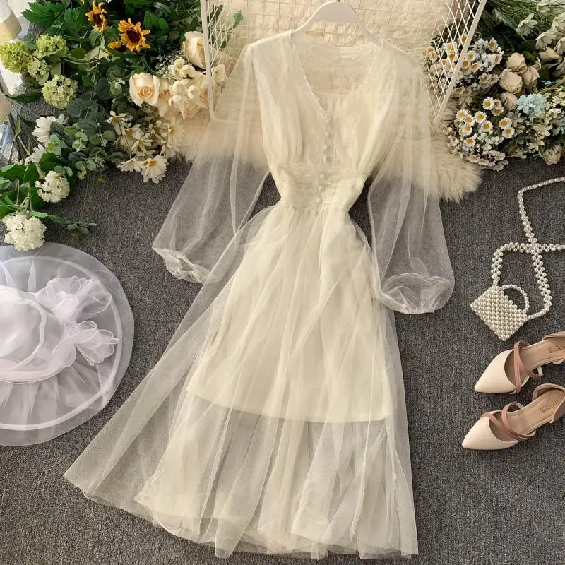 Женское кружевное платье с рукавами фонариками тонкое привлекательное