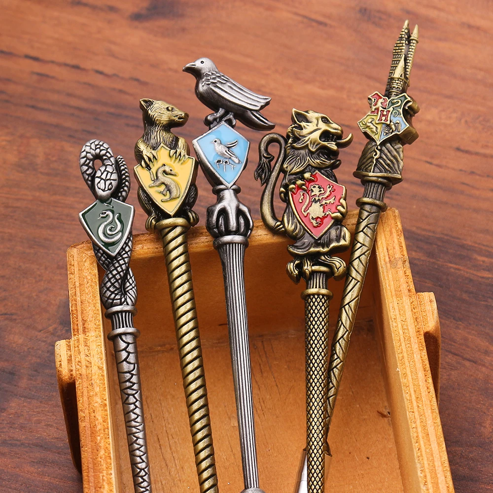 Movie Makeup Brushes Set Hogwarts Magic School Badge Enamel Animal Cosmetics Pro Eyeshadow Brush Eyebrow Lip Makeup Tool Kit