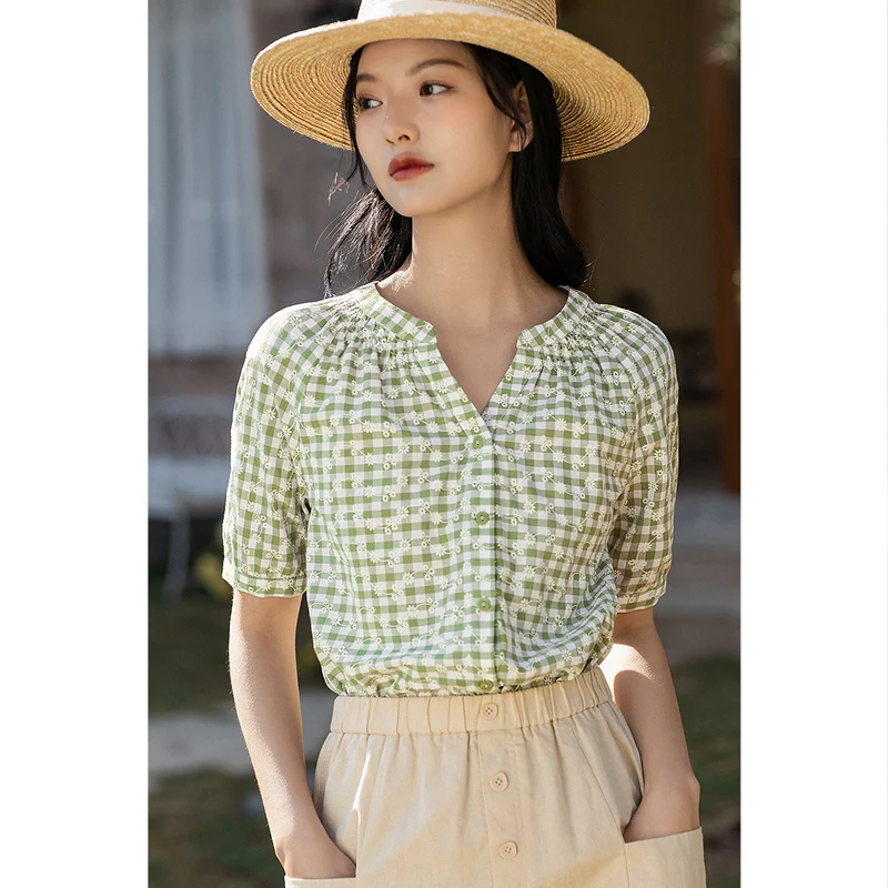 Блузка женская клетчатая хлопковая с отложным воротником и коротким рукавом |