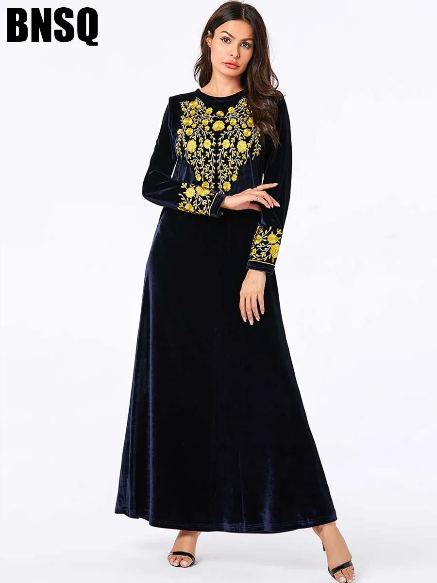 Мусульманское длинное платье с вышивкой вечернее бархатное в мусульманском