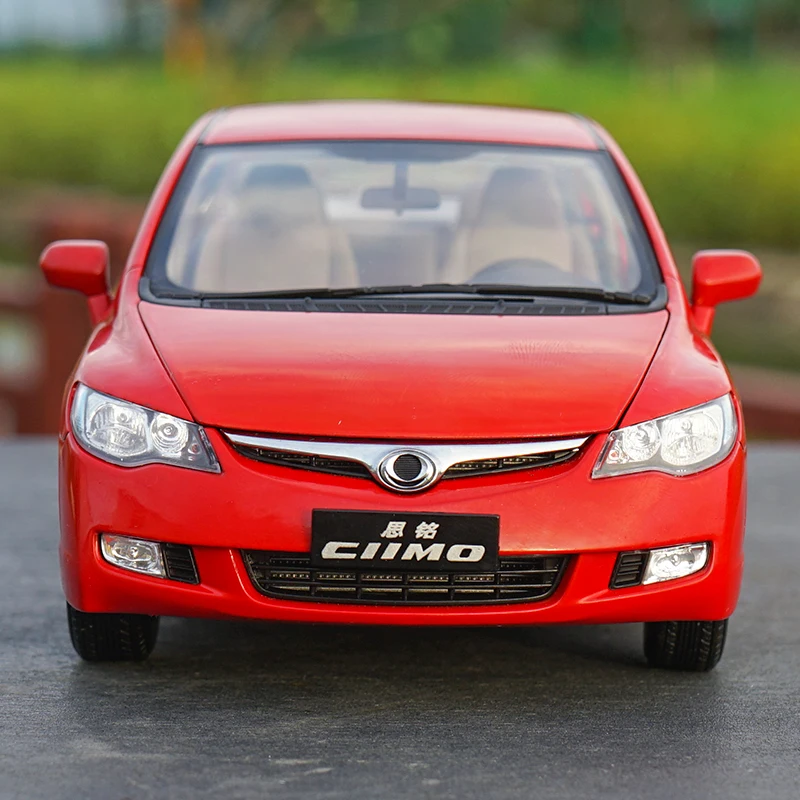 

1:18 HONDA CIIMO литая модель автомобиля с небольшим подарком
