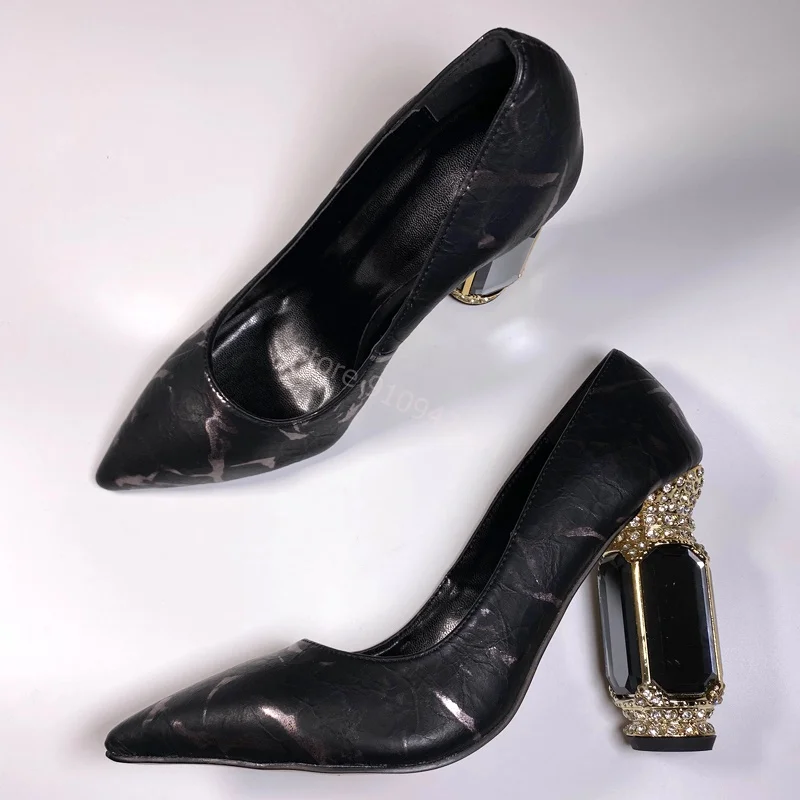 Роскошные стразы стекло на не сужающемся книзу массивном каблуке Женские