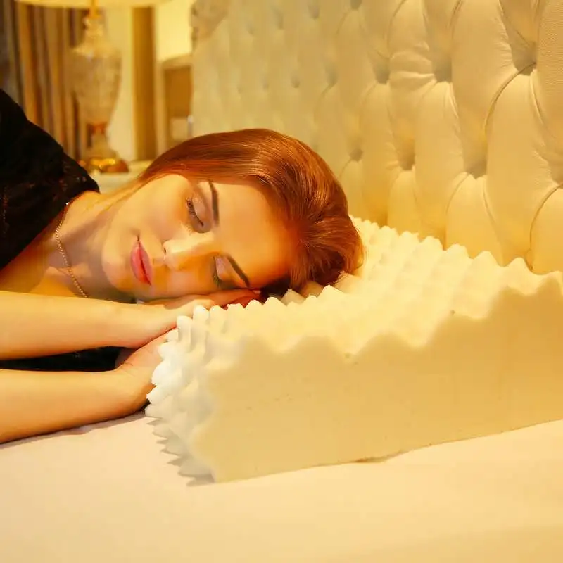 Ортопедическая подушка из натурального латекса массажная с шипами для защиты