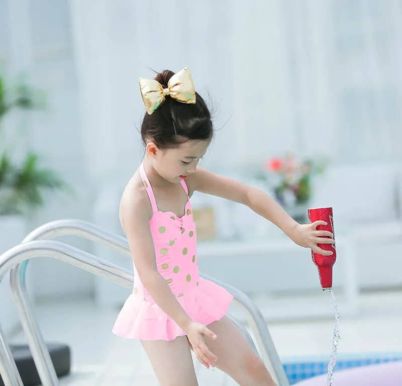 Милая цельнокроеная одежда для купания маленьких девочек розовый купальник в