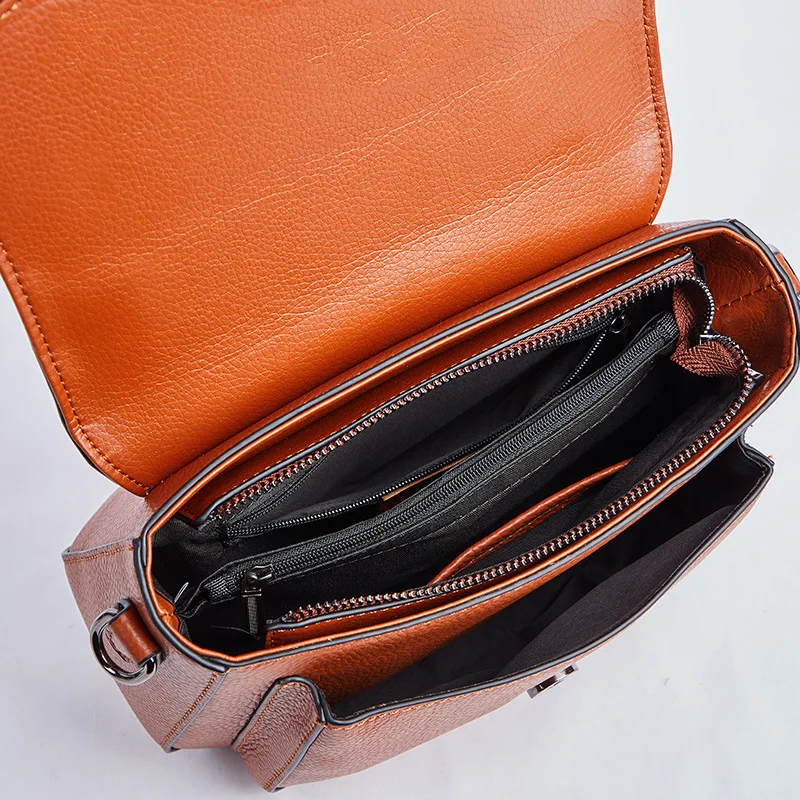 

Spring and summer new bag women's bag 2021 new fashion women's bag niche design hand-held stiletto bag