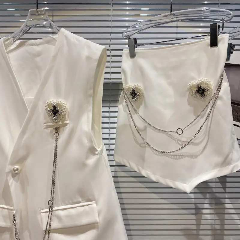 

2021 Summer New Pearl Sleeveless Suit Vest Chain Slim Waist Blazer + Loose Shorts Women Short Pants Office Lady Two Piece Suit