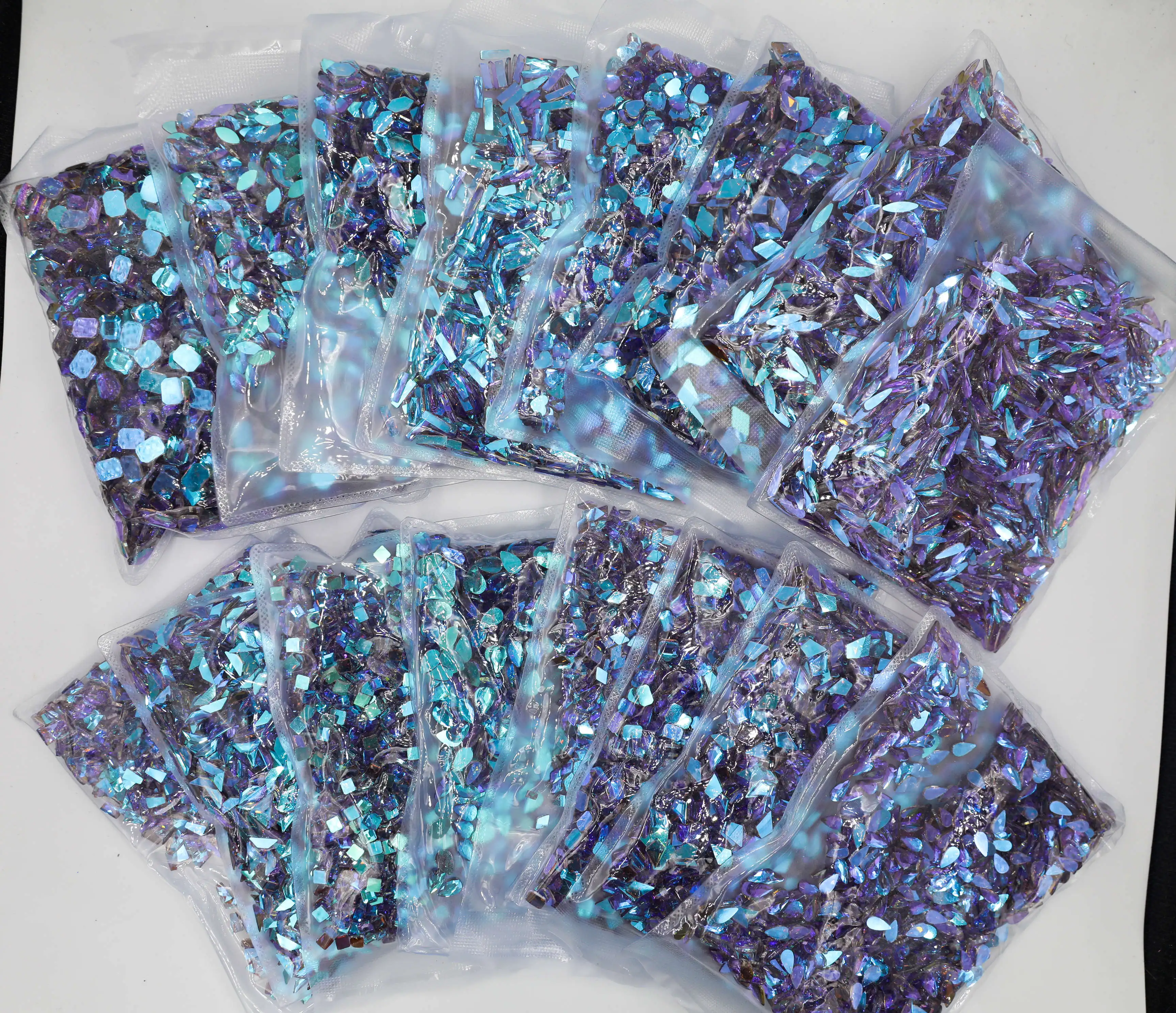 100 шт. пурпурные тени Стразы для ногтей по очень низкой цене кристалл