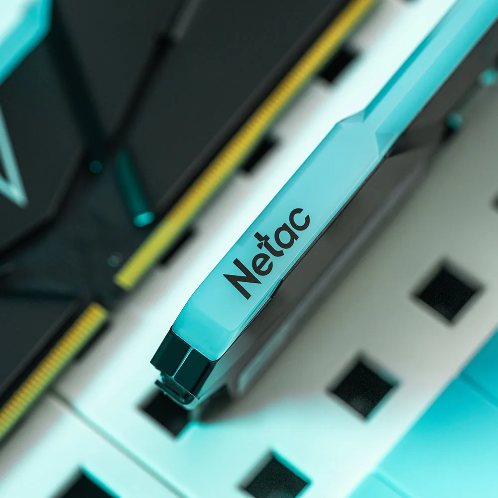 Оперативная память Netac DDR4 RGB 8 ГБ модуль памяти 3200 МГц DIMM для настольных ПК |