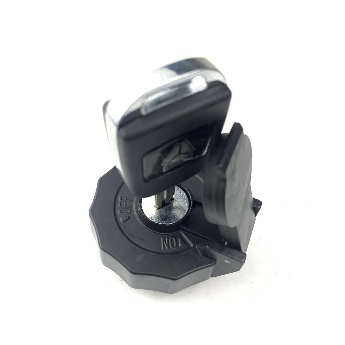 

Fuel tank cover LG9704550005 for Sinotruk Haixi Haurman H3 fuel tank lock cover and key assembly