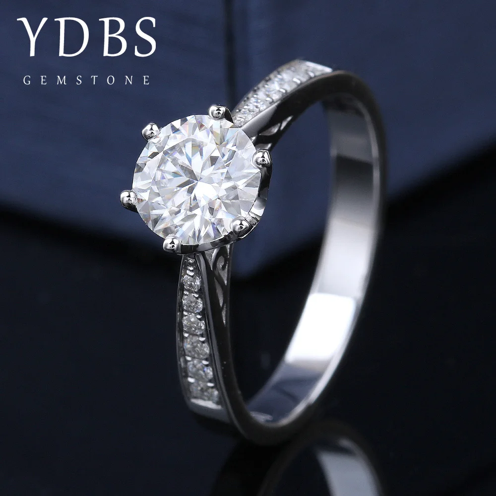 

Кольцо YDBS из белого золота 18 К с муассанитом и бриллиантами 1,0 карат