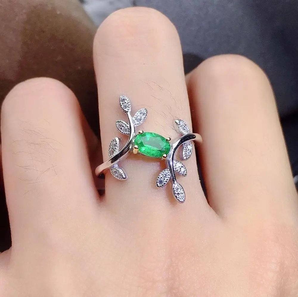 Женское кольцо с натуральным изумрудом из серебра 925 пробы | Украшения и