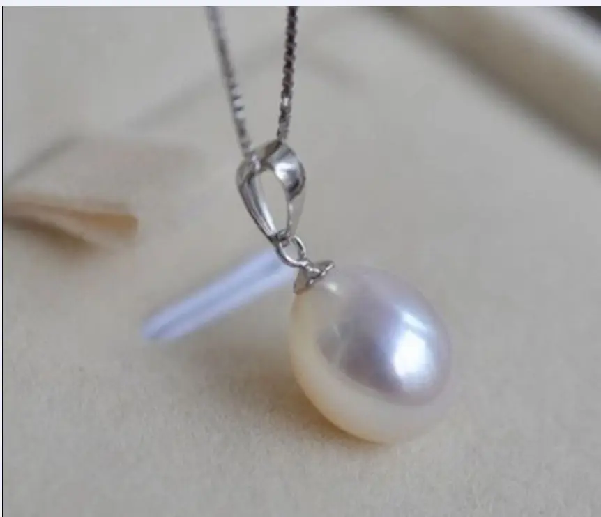

Natural 9-11mm AAA+ south sea White Pearls Necklace Pendant