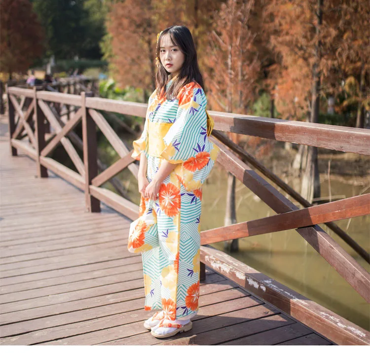 A Women's Yukata Traditional Japan Kimono Robe Photography Dress Cosplay Costume yellow Color flower Prints Vintage Clothing - Цвет: A