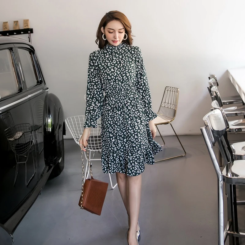 Женское леопардовое шифоновое платье зеленое с поясом Новинка осени 8018