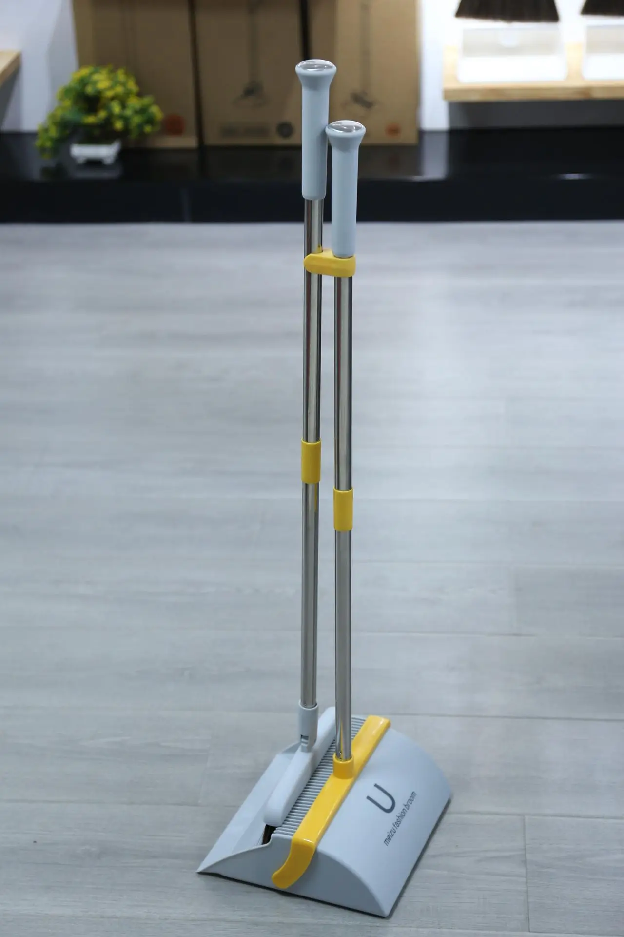 

Wall mounted broom set household broom dustpan combination non stick hair broom storage broom