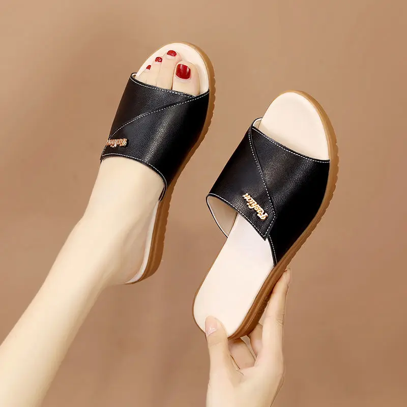 

Women Thick Bottom Sandals Slippers 2021 Summer Casual Sandals Slipper Beach Shoes Flat Heel Slides Sandals Flat Slippers