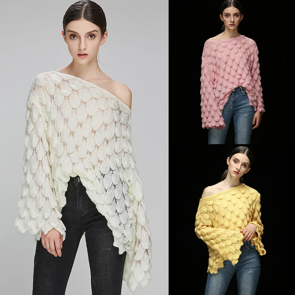 Женский трикотажный свитер с воротником-лодочкой длинным рукавом и открытыми