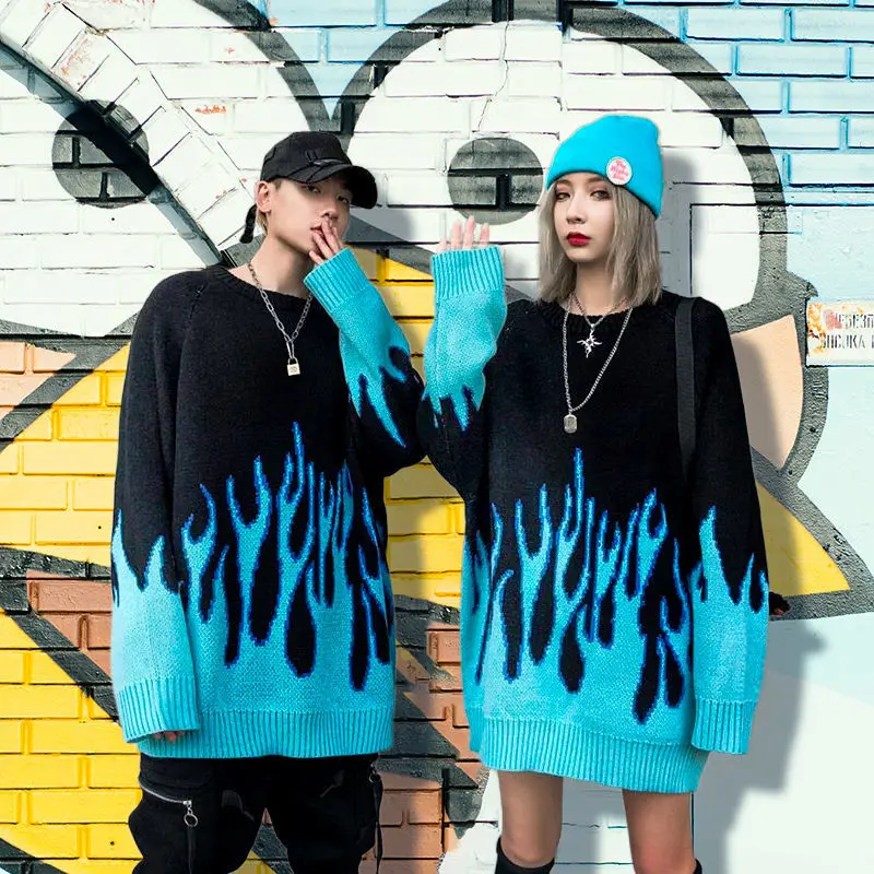 

Свитер оверсайз с открытыми плечами для мужчин и женщин, вязаный свитер с розовым и черным пламенем, одежда для мальчиков, уличная одежда в с...