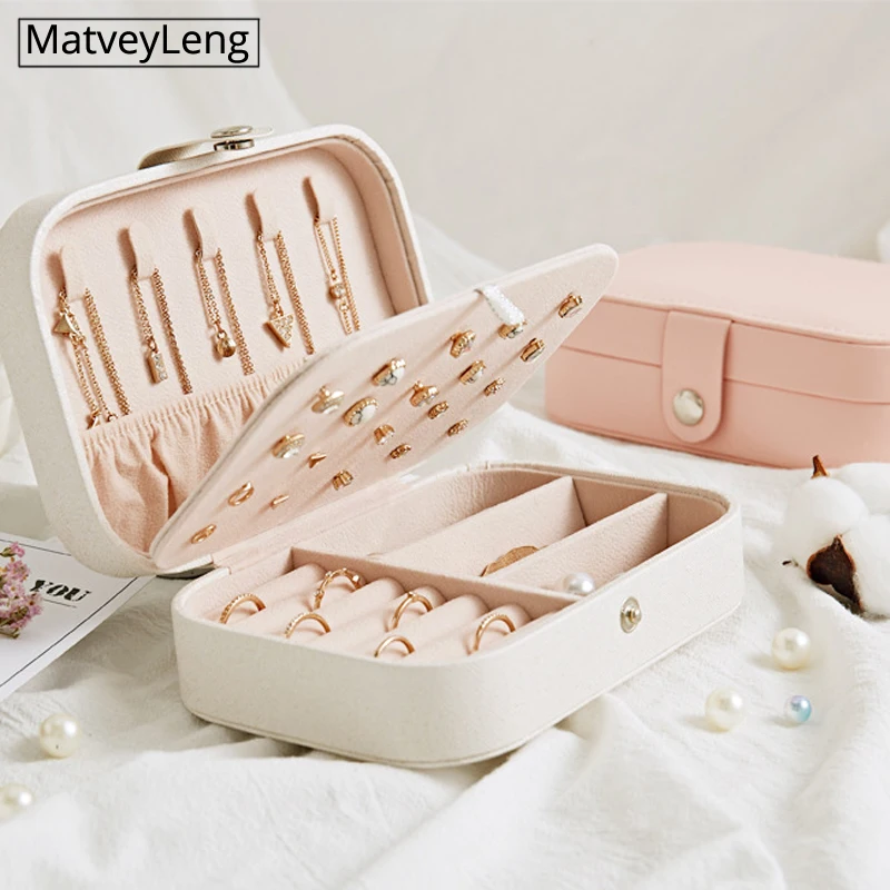 Вместительная кожаная шкатулка для хранения ювелирных изделий серег колец