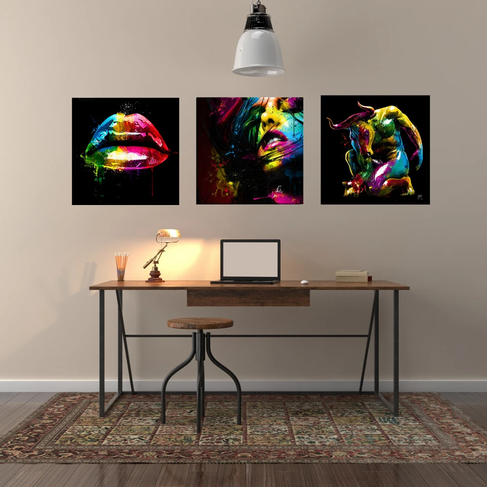 Абстрактный постер пикантная женщина губы красочная картина минотаура холст