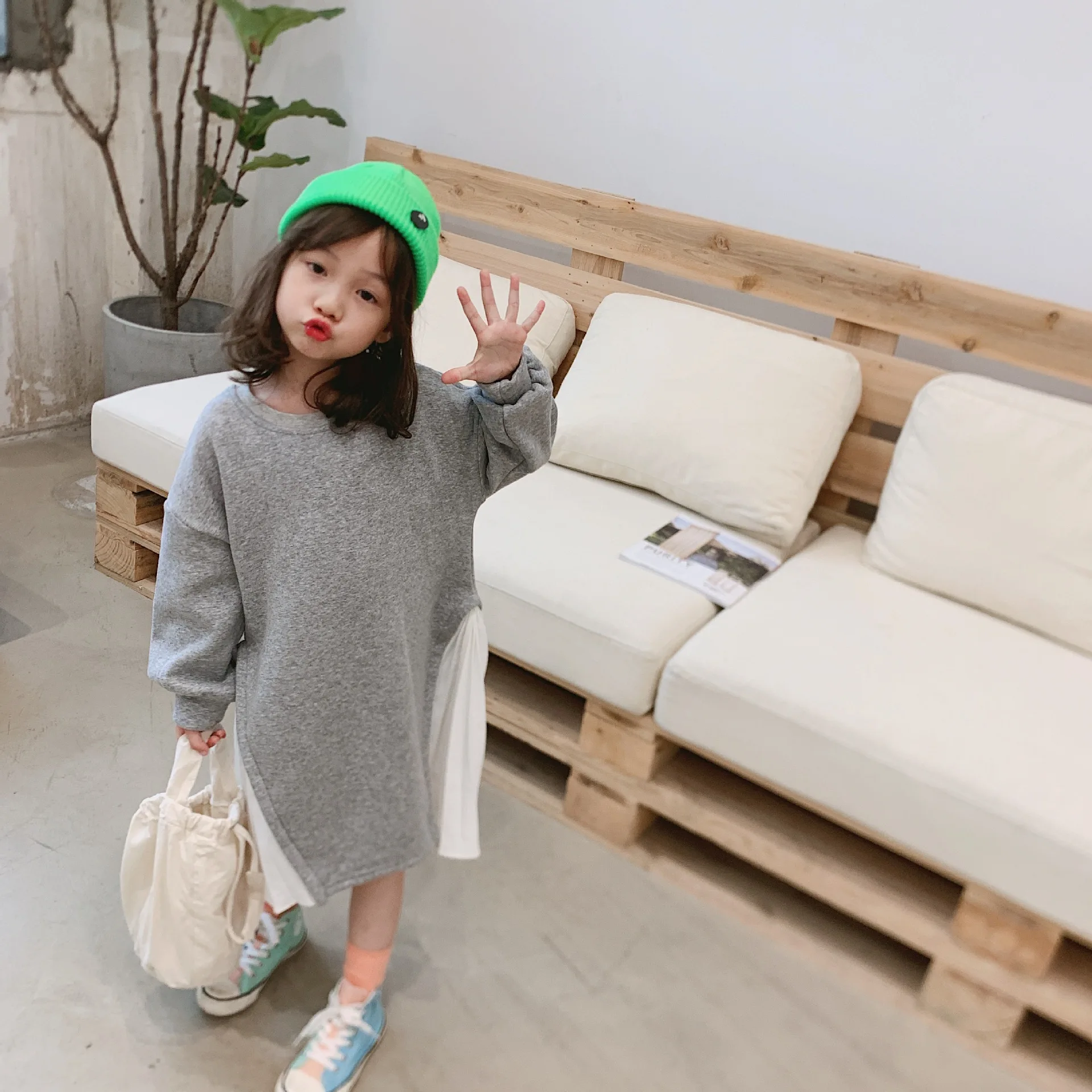 Осенние детские платья новые корейские кружевные свитера для отдыха девочек