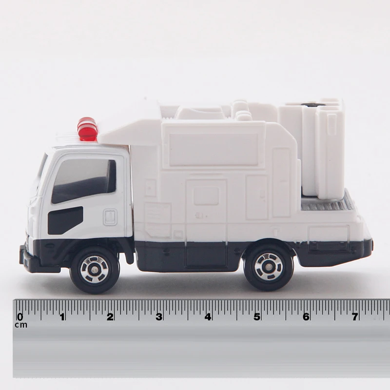 Модель автомобиля Takara Tomy Tomica ISUZU № 28 | Игрушки и хобби