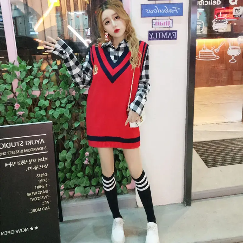 

Women Embroidery Loose Knitting Vest New V Neck Sleeveless Waistcoat Fashion Spring Autumn 2022 College Clothing X58