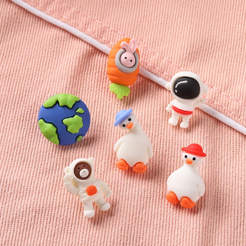 

Goose Lapel Pins Plastic Resin Astronaut Carrot Earth Bear Brooches Cute Sweet Kawaii Cartoon Jewelry Gift for Kids Friends