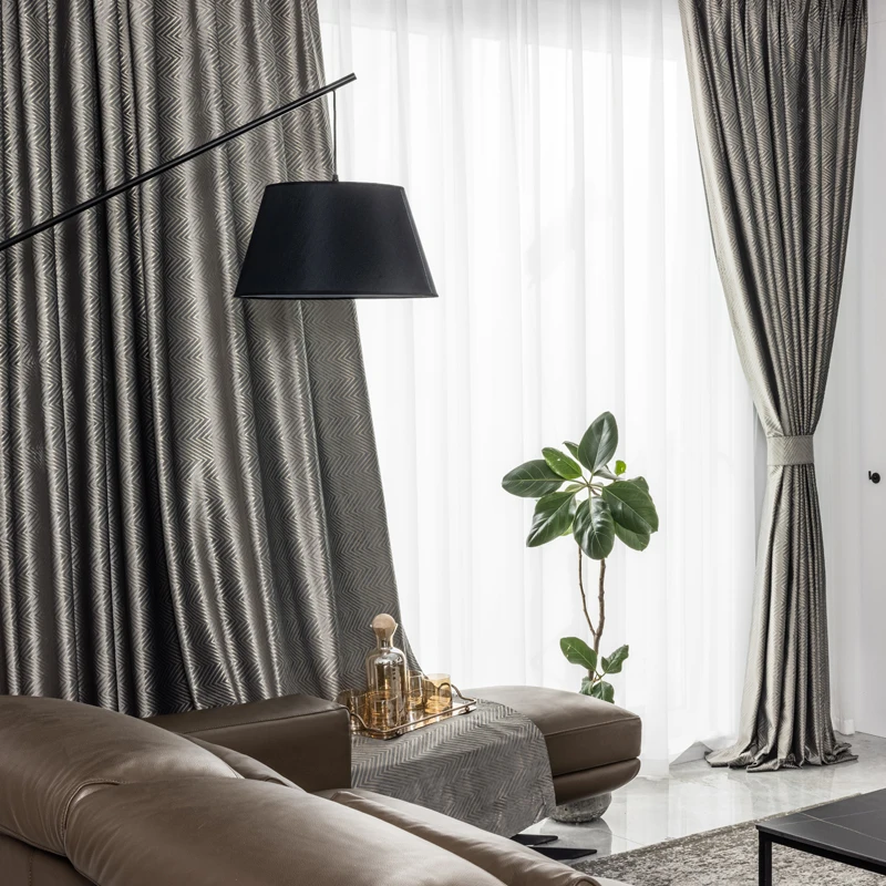 Светлые роскошные бархатные плотные затемняющие шторы в европейском стиле с