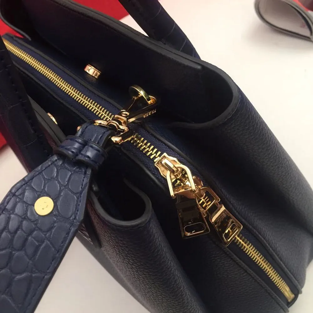 

Ladies 2021 Ladies Leather Casual Crossbody Bag Ladies Luxury Designer Handbag Tag High Quality Sac A Main