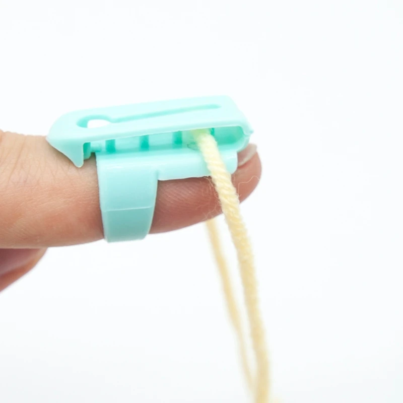 

4pcs/set Finger Splitter Sweater Wool Knitting Tool 4 Yarn Guide Thimble Sewing