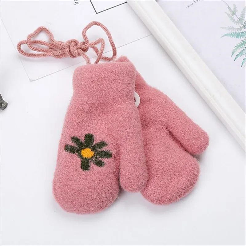 Зимние Детские перчатки новые милые теплые варежки с маргаритками и цветами