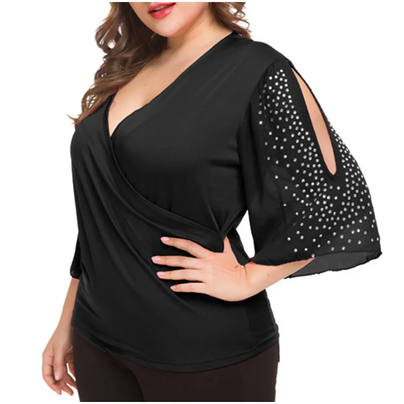 Женские футболки размера плюс с вырезами украшенные стразами расклешенными