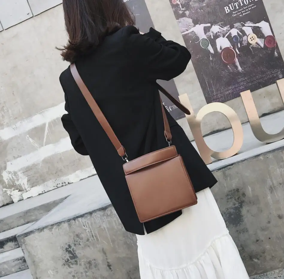 

Europe Retro Fashion Female Tote bag 2020 New High Quality PU Leather Women's Designer Handbag Casual Shoulder Messenger bags