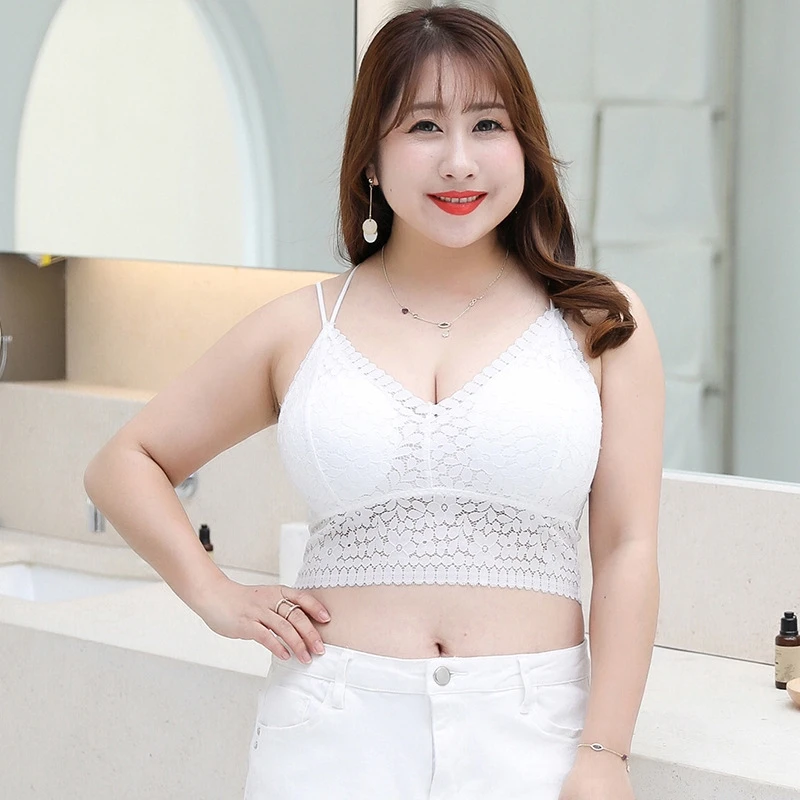 Красивое нижнее белье на бретельках с перекрестной шнуровкой сзади открытой