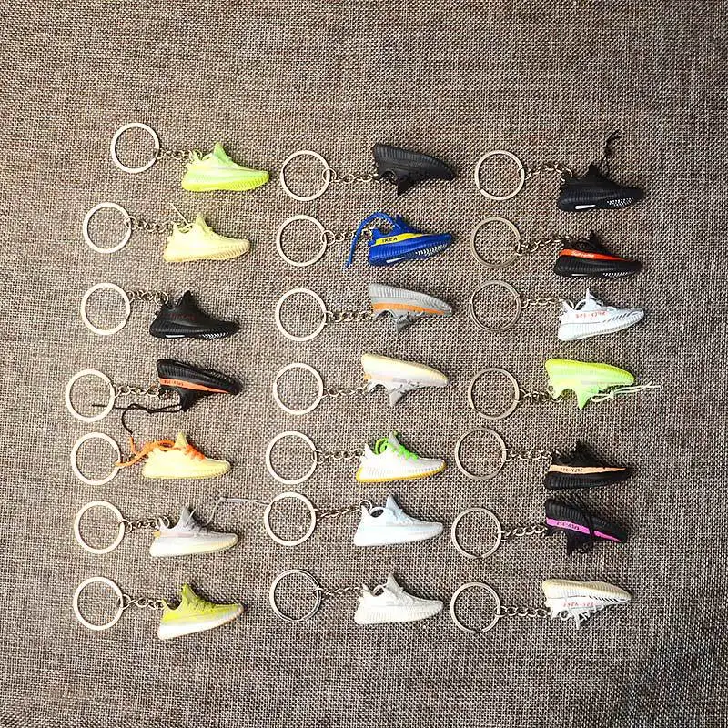 

1:6 scale one pair of mini 3D fashion shoes keychain the best shoes model gift and toys for you