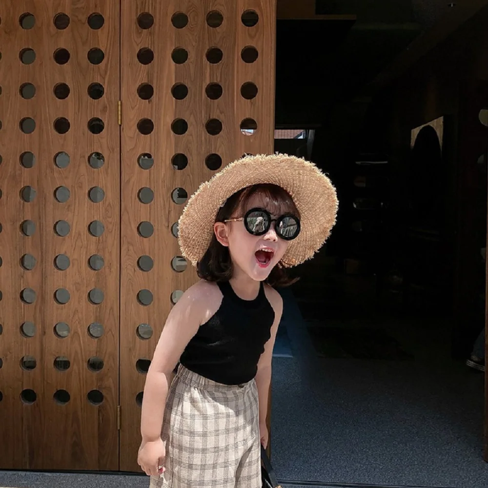 

Жилет детский летний без рукавов, с лямкой на шее