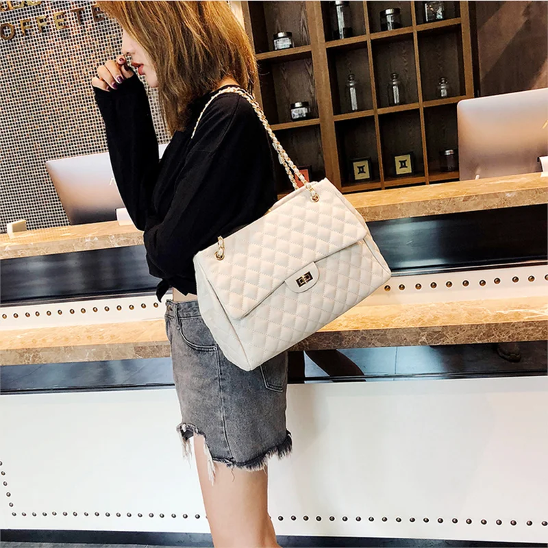 

2020 new fashion leisure versatile large capacity women's bag Lingge chain bag Single Shoulder Messenger Bag foreign style embro
