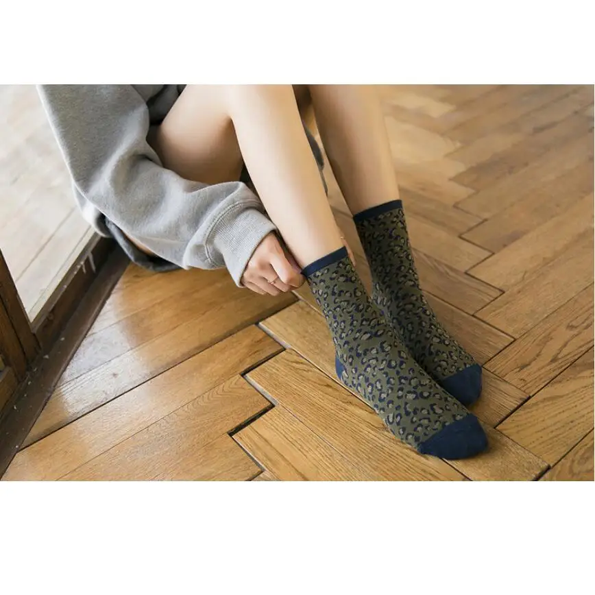 Woman Cotton Leopard Socks Girls Jacquard Sport Socks Warm Winter Short Socks Brown Leopard Ankle Socks Crew Socks 5 Pairs/ lot