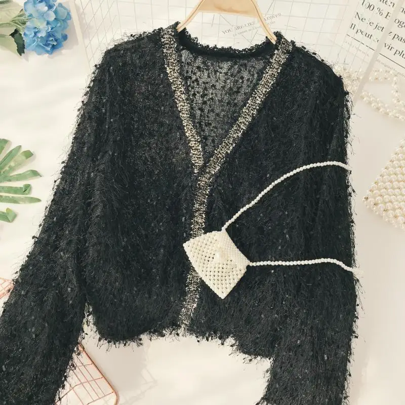 Пуловер женский трикотажный с золотыми кисточками и V-образным вырезом 2018 |