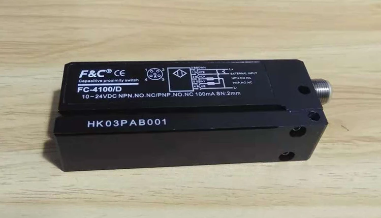 

FC-4100 12-24V DC Transparent Label and non-transparent label Detect Capacitive Label Sensor
