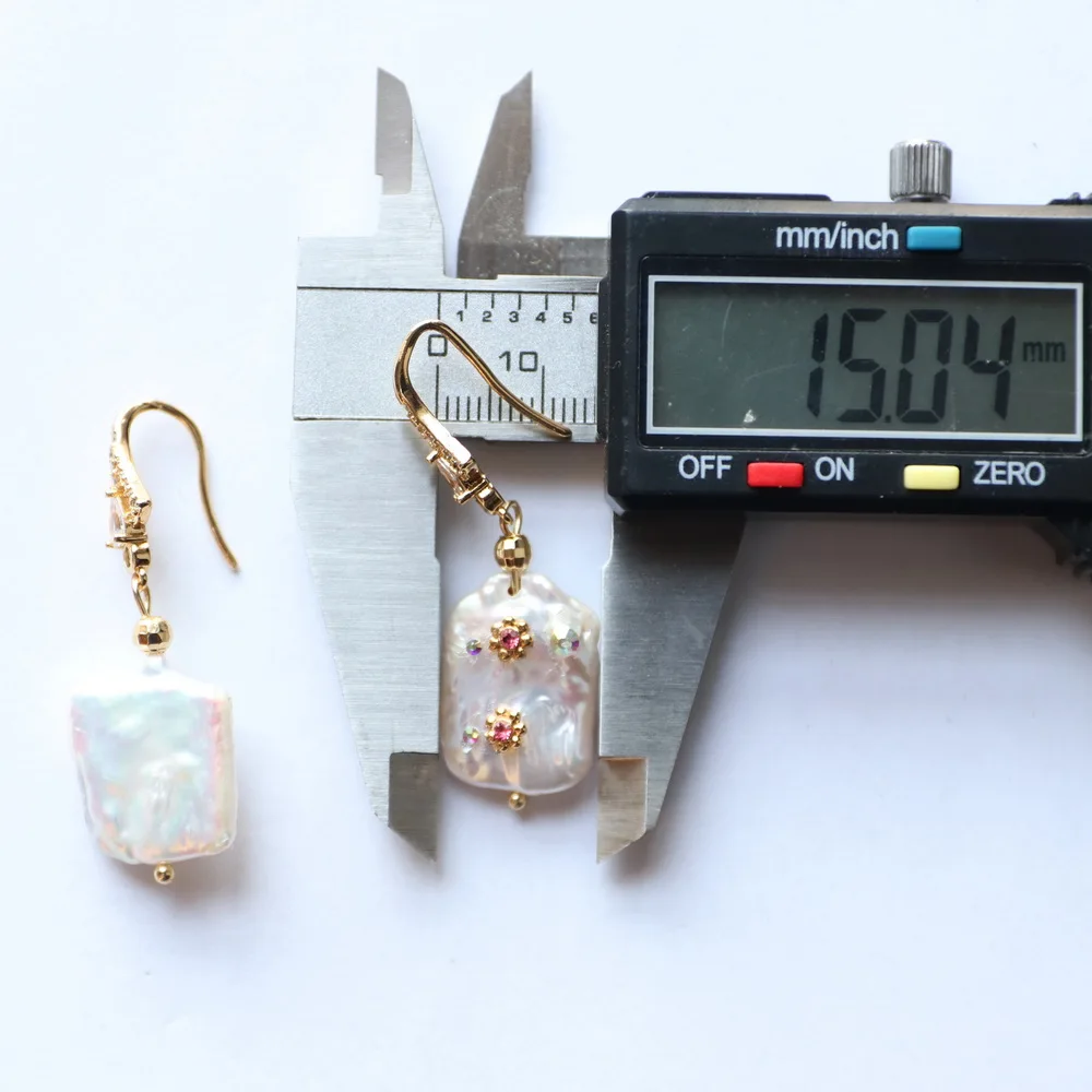 Серьги-Крючки женские латунные с пресноводным жемчугом и фианитами | Украшения