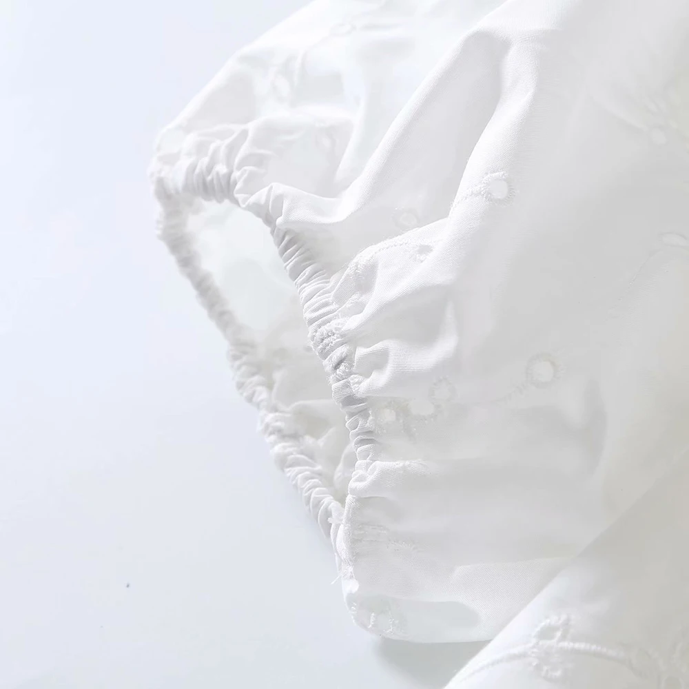 

2021 same women's style retro square collar Hepburn style square collar hollow out embroidery Short Sleeve Dress