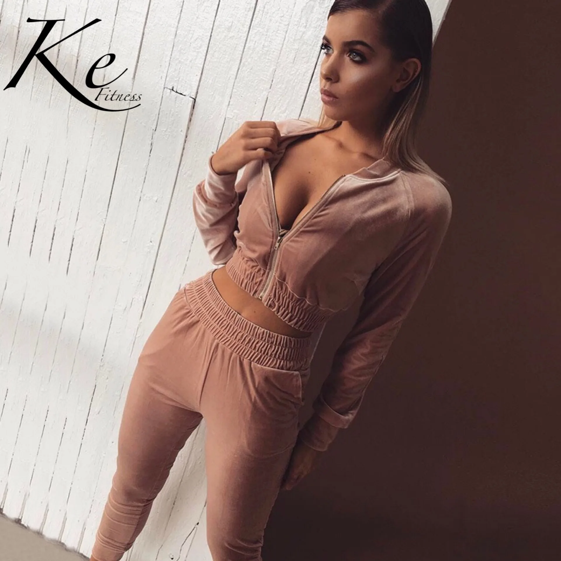 

KE Solid color sports and leisure suit sweater women's autumn and winter 2019 new warm diamond velvet zipper two-piece sports