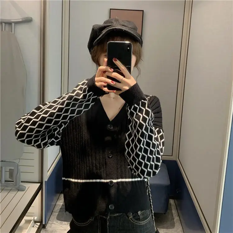 

Stitching Fake Two-piece V-neck Sweater Female Slim Lace Single-breasted Fashion Knitted Cardigan Sweater Women Spring Autumn