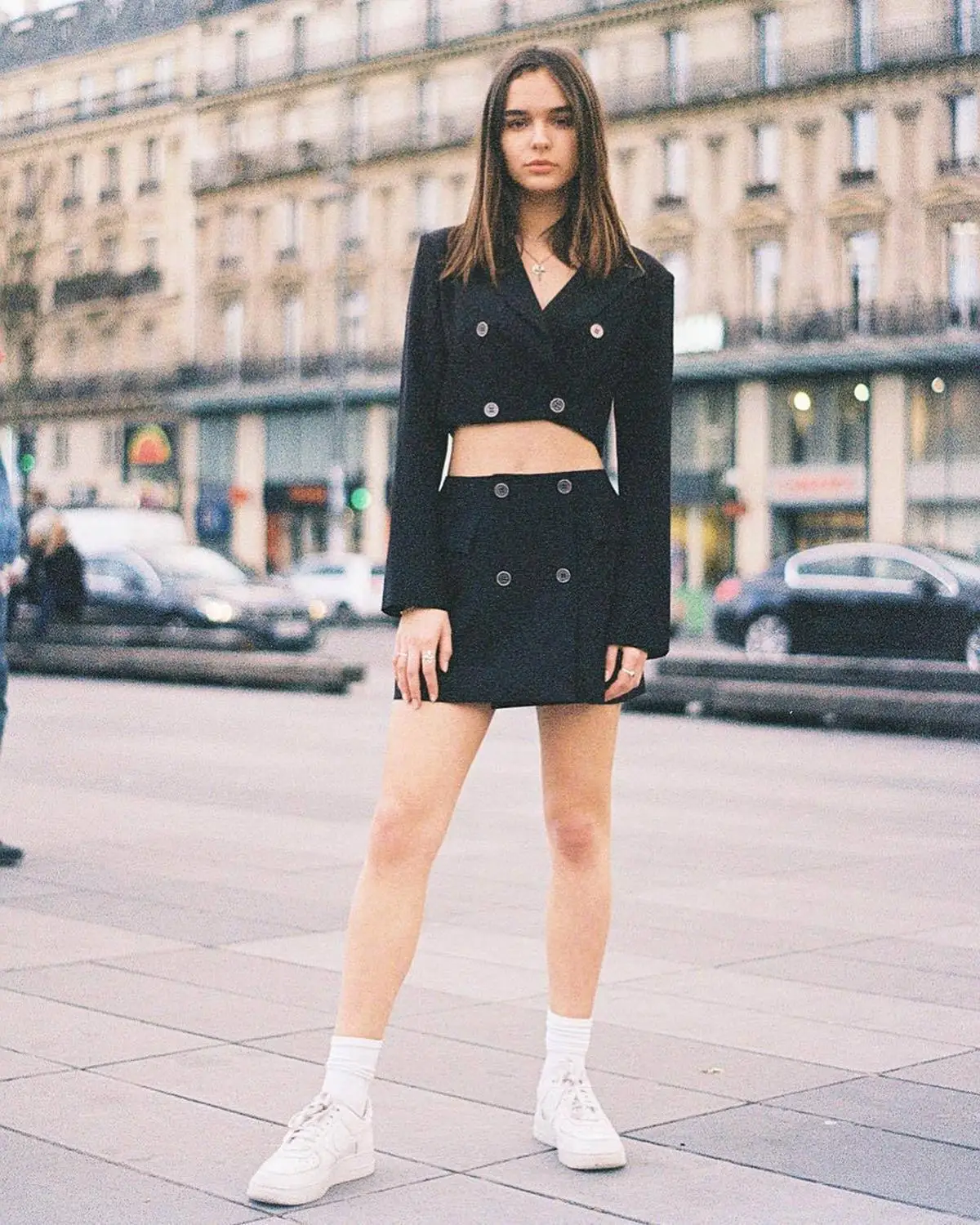 Женский комплект из двух предметов короткий пиджак с длинным рукавом и отложным